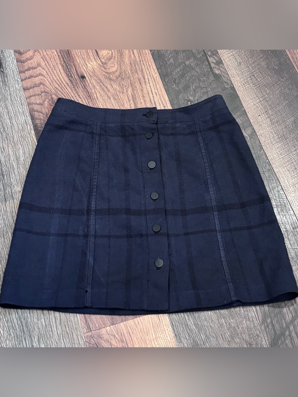 LOFT Blue and Black Plaid Button-Down  Skirt in size 6 classic design!